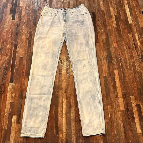 Levi's Denim - LEVI STRAUSS high rise skinny ultra faded 66% cotton white tag size 6
